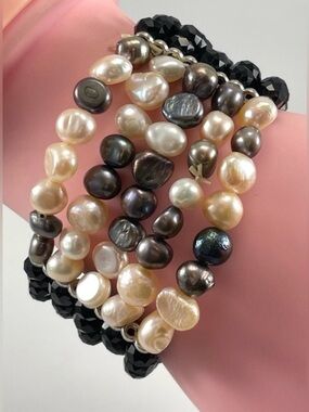 Genuine Freshwater Culture Pearl Centerpiece Black Glass Beaded Stretch Bracelet